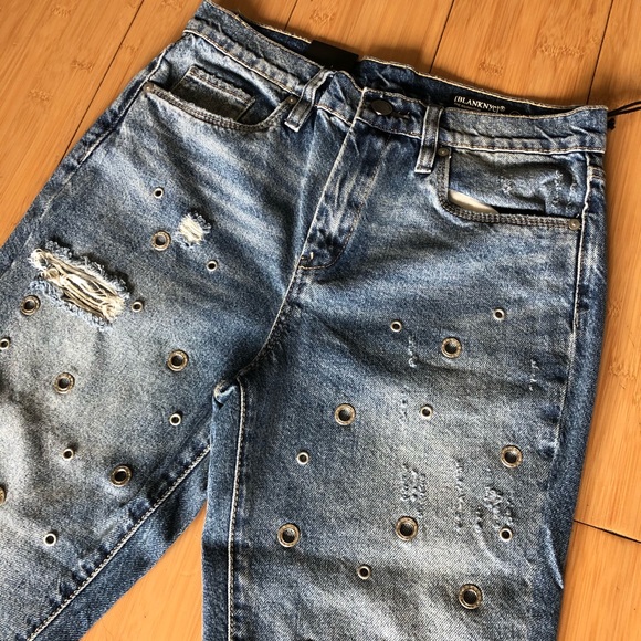 High Rise Distressed Jeans with Grommets - Picture 5 of 12
